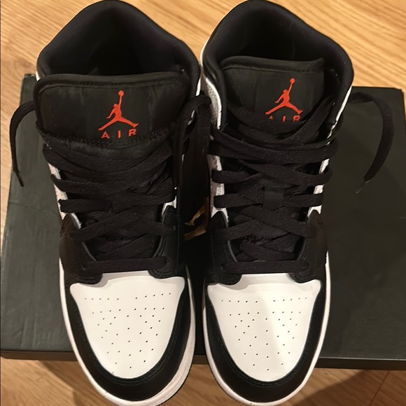 Jordan 1 Mid White Black Chile Red Sneakers - Picture 7 of 8